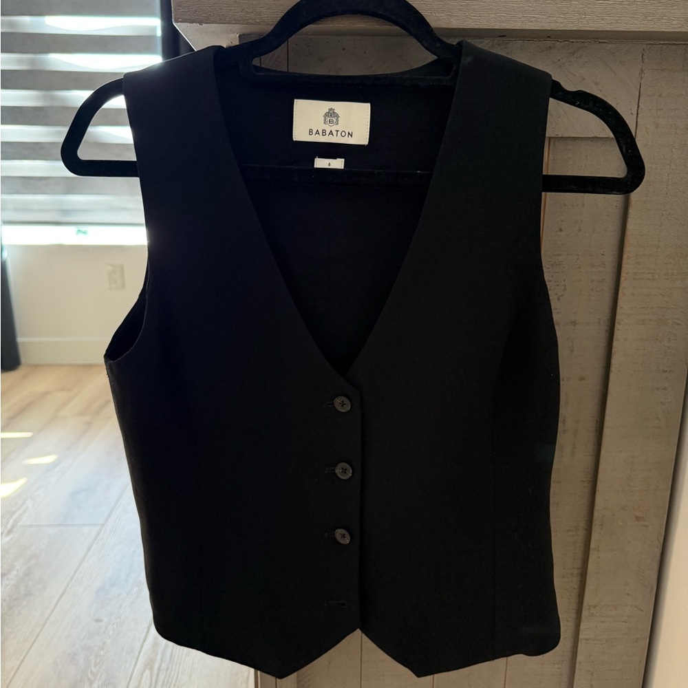 Aritzia Babaton Black Tailored V-Neck Button Vest